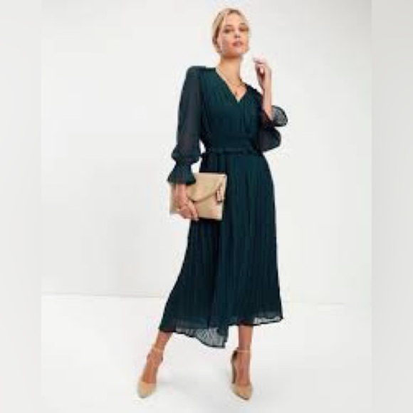 Zara Dresses & Skirts - Zara Dark Green Long Sleeve Dress